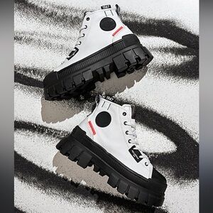 NWT PALLADIUM REVOLT HI TX PLATFORM COMBAT BOOTS NEW IN BOX